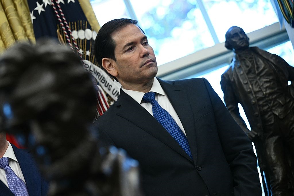 Фото для новини:США наказали усім своїм посольствам світу терміново посилити безпеку - ЗМІ