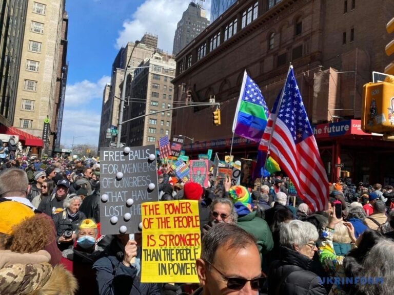 Фото для новини:США охопили масові протести проти політики Трампа