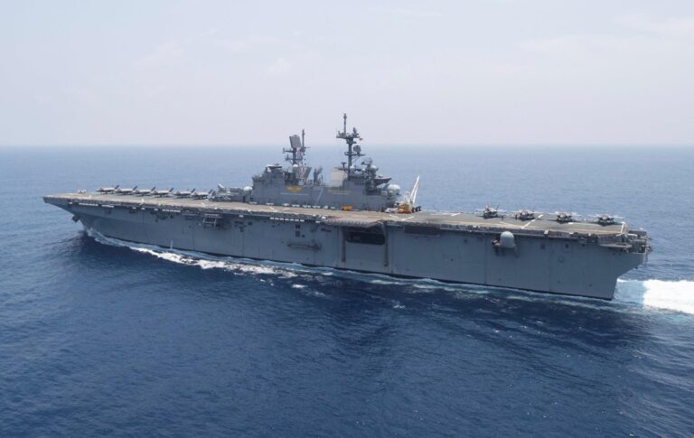 Фото для новини:США перекидають додаткові сили морпіхів на Близький Схід - ЗМІ