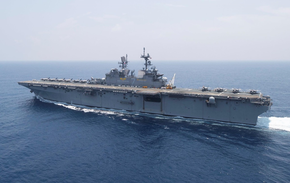 Фото для новини:США перекидають додаткові сили морпіхів на Близький Схід - ЗМІ