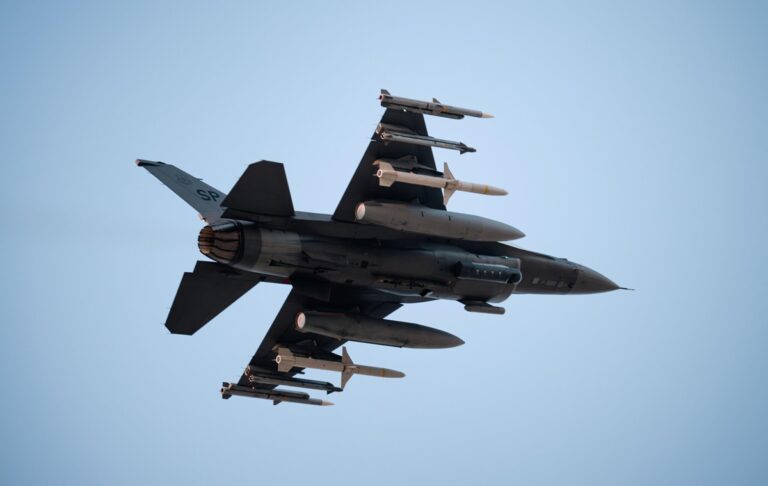 Фото для новини:США показали, як нищать авіацію Ірану