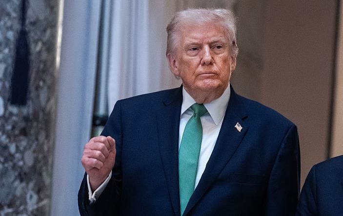 Фото для новини:США слід "переглянути" членство в НАТО - Трамп