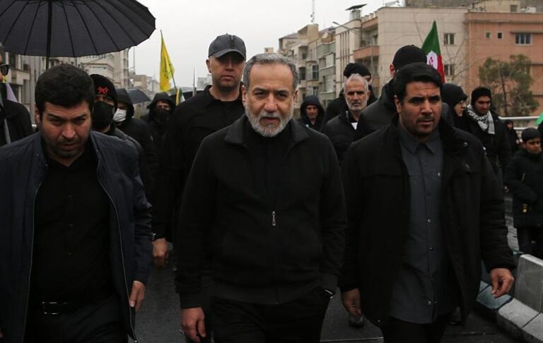 Фото для новини:США тимчасово виключили зі списку цілей двох урядовців Ірану - ЗМІ