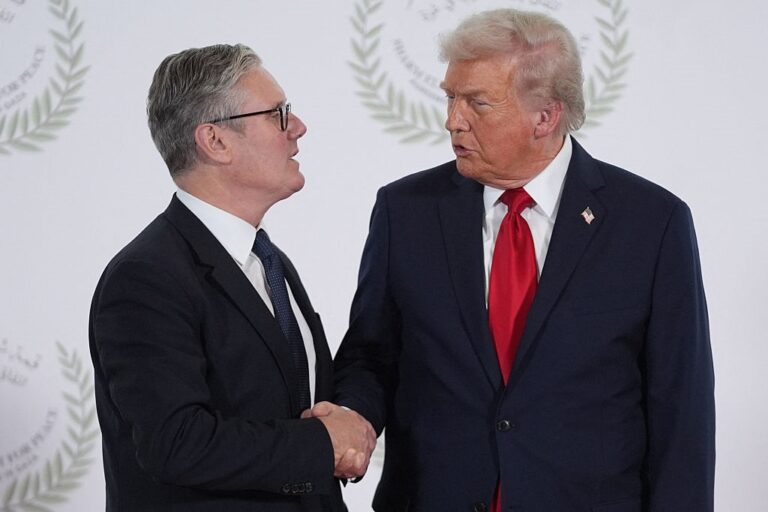 Фото для новини:Стармер та Трамп обговорили розблокування Ормузької протоки