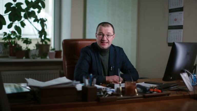 Фото для новини:Система соцпідтримки - це злагоджений механізм, який вимагає від  учасників взаємодії та координації