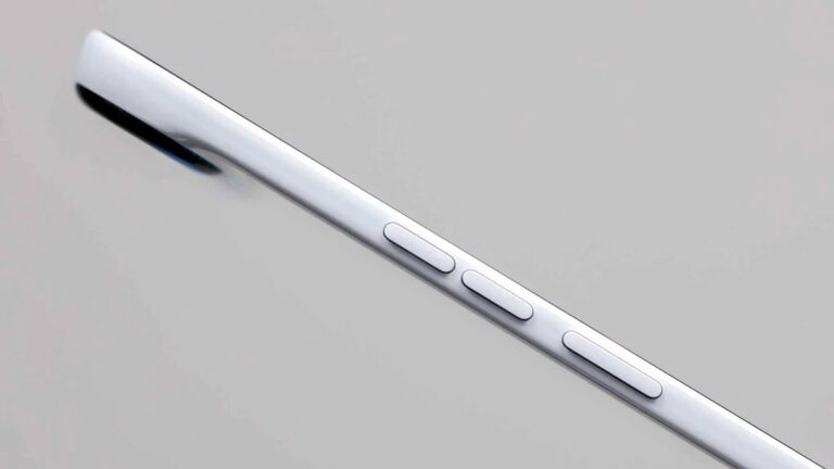 Фото для новини:TECNO показала найтонший у світі смартфон Slim 2