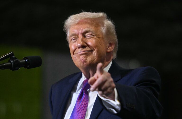 Фото для новини:Трамп: Хай інші подбають про Ормузьку протоку