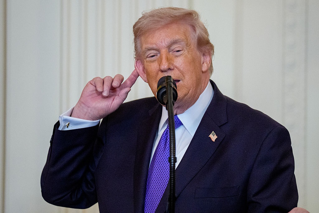 Фото для новини:Трамп заявив про "безмежні" запаси зброї США