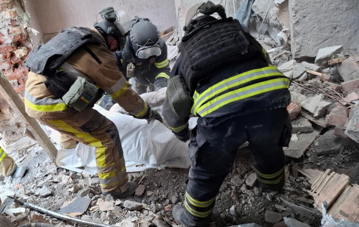 Фото для новини:Троє загиблих, 16 поранених: у Дружківці завершили роботи на місці удару РФ