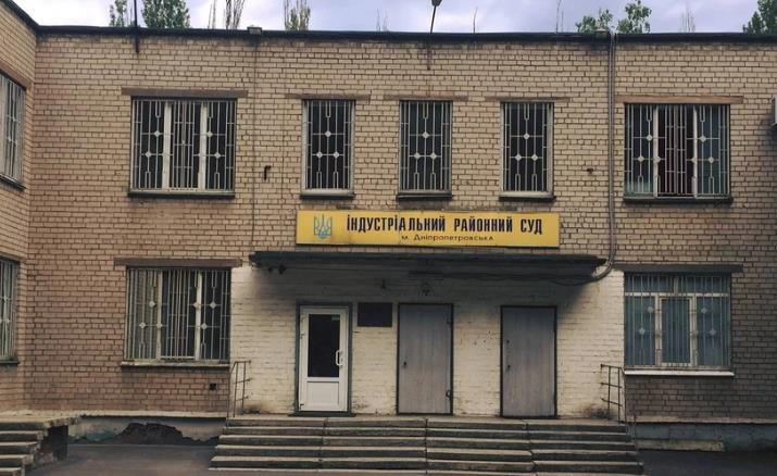 Фото для новини:У Дніпрі намагалися викрасти суддю, вона у лікарні