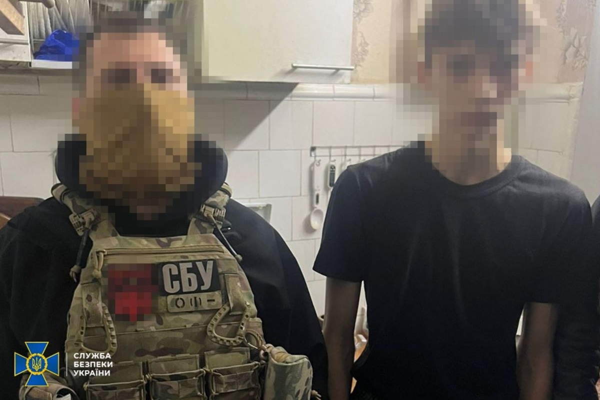 Фото для новини:У Дніпрі затримали неповнолітнього, який наводив удари РФ по місту