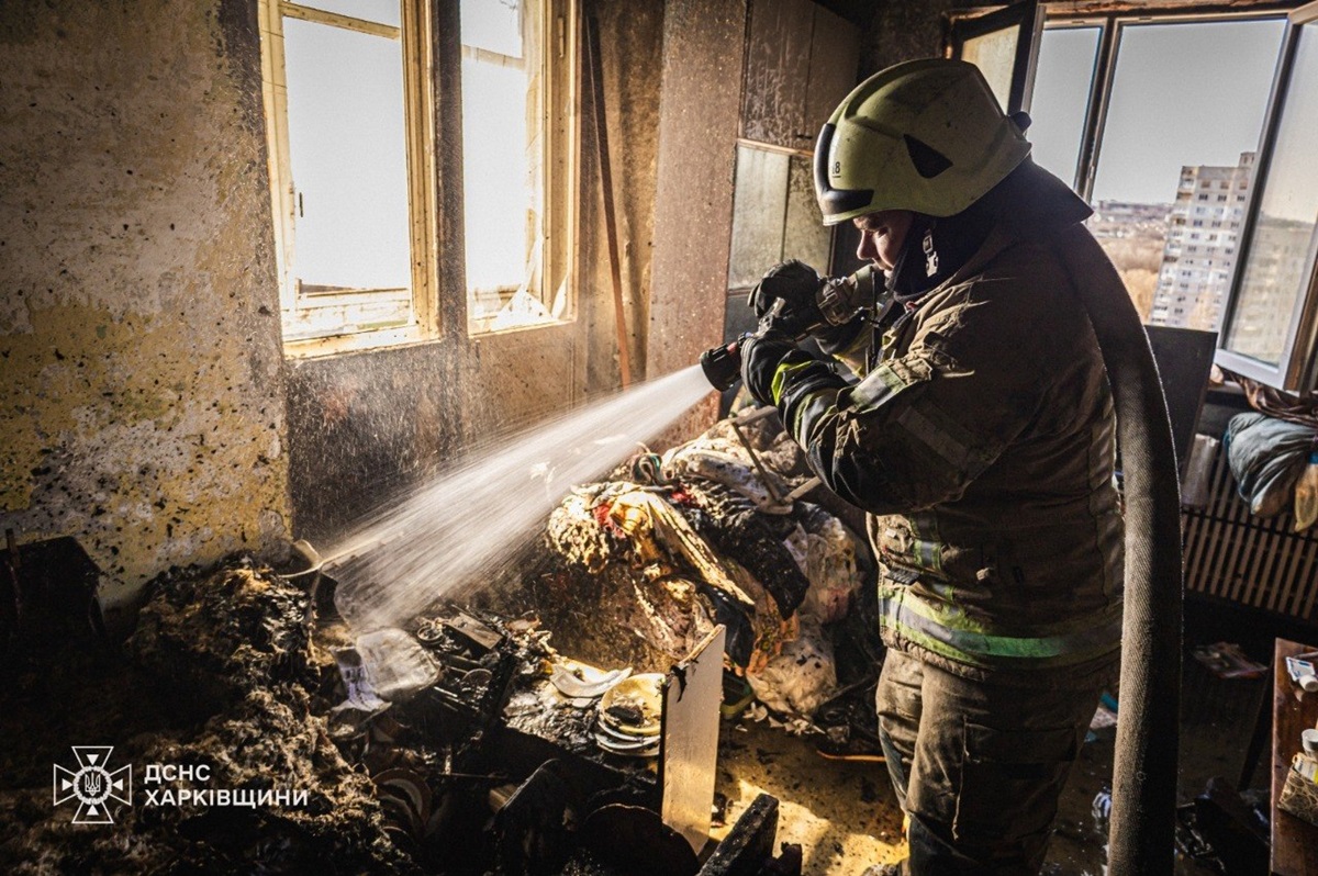 Фото для новини:У Харкові загинула жінка, вистрибнувши під час пожежі з вікна 13 поверху