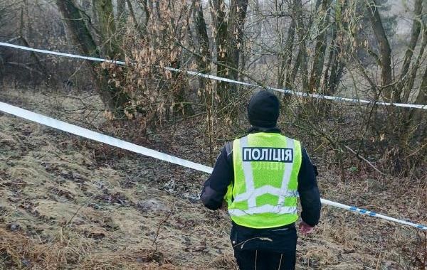 Фото для новини:У Києві біля мосту виявили нездетоновану бойову частину дрона