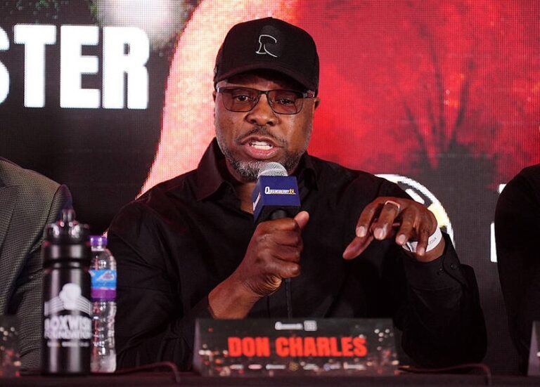 Фото для новини:У команді Дюбуа розкрили підхід до бою з Вордлі, згадавши уроки Усика