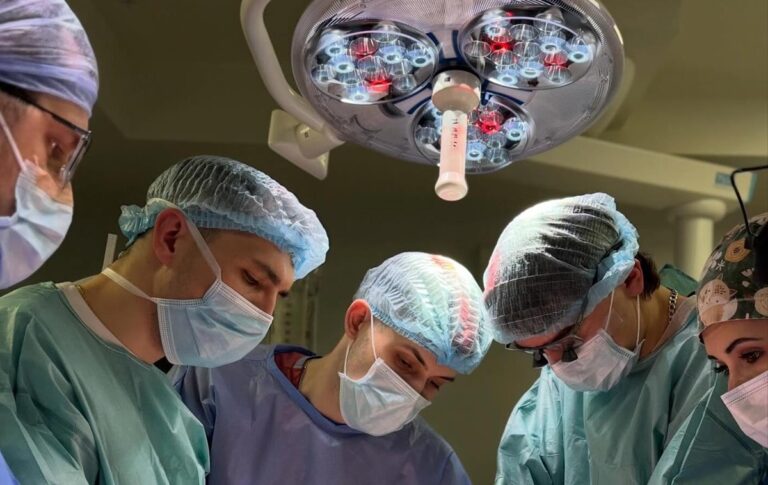 Фото для новини:У Львові провели пересадку серця, печінки та нирок від посмертного донора
