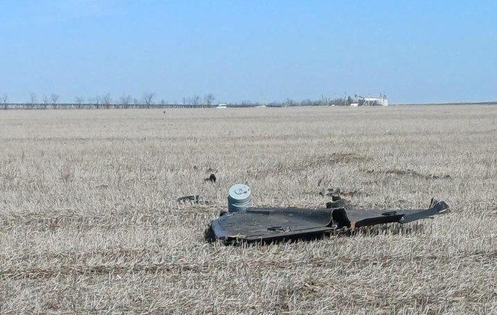 Фото для новини:У Молдові біля кордону з Україною знайшли дрон