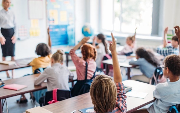 Фото для новини:У поліції пояснили, коли штрафуватимуть батьків за прогули школи дітьми