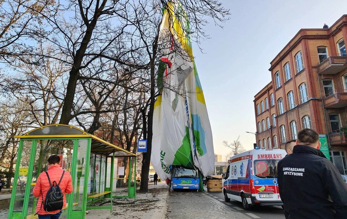 Фото для новини:У Польщі повітряна куля зазнала аварії: є жертва