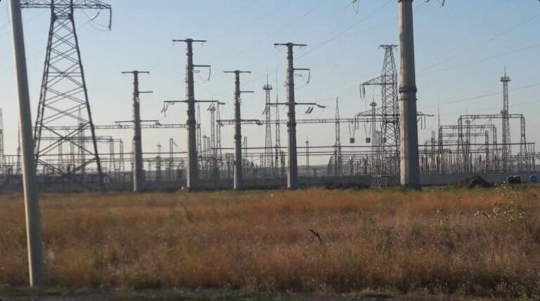 Фото для новини:У РФ атаковано ключовий вузол російського енергомосту в Крим - сомережі