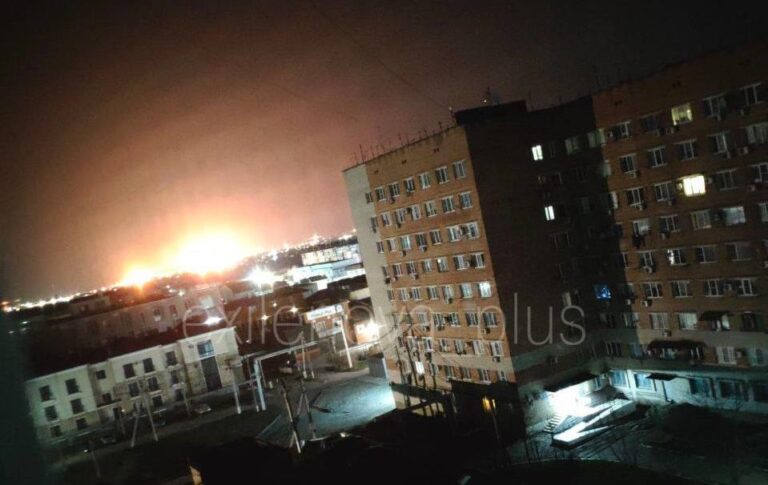 Фото для новини:У РФ палає Афіпський НПЗ