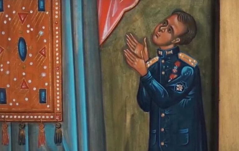 Фото для новини:У РФ загиблих окупантів малюють на іконах