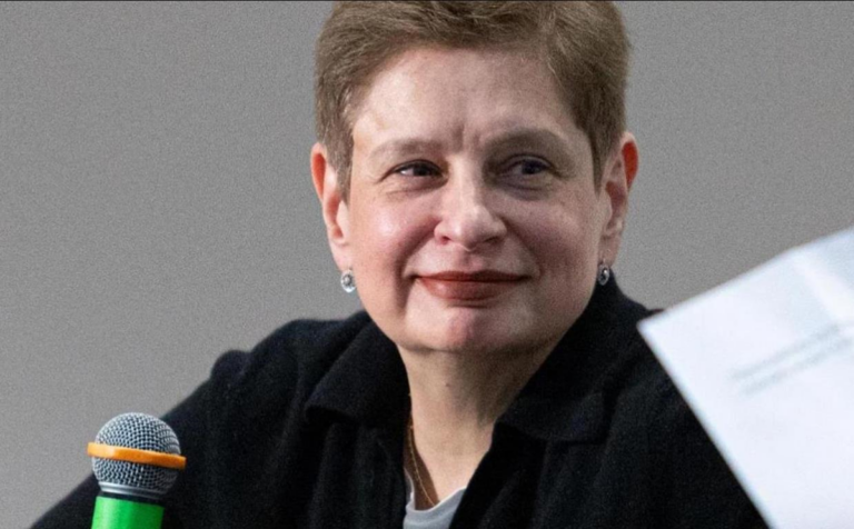 Фото для новини:У Росії правнучку Хрущова визнали "іноагентом"