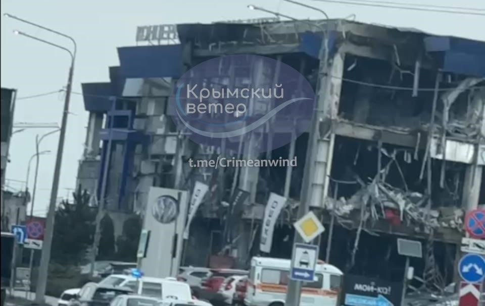 Фото для новини:У Севастополі атаковано підприємство, яке обслуговує ППО - соцмережі