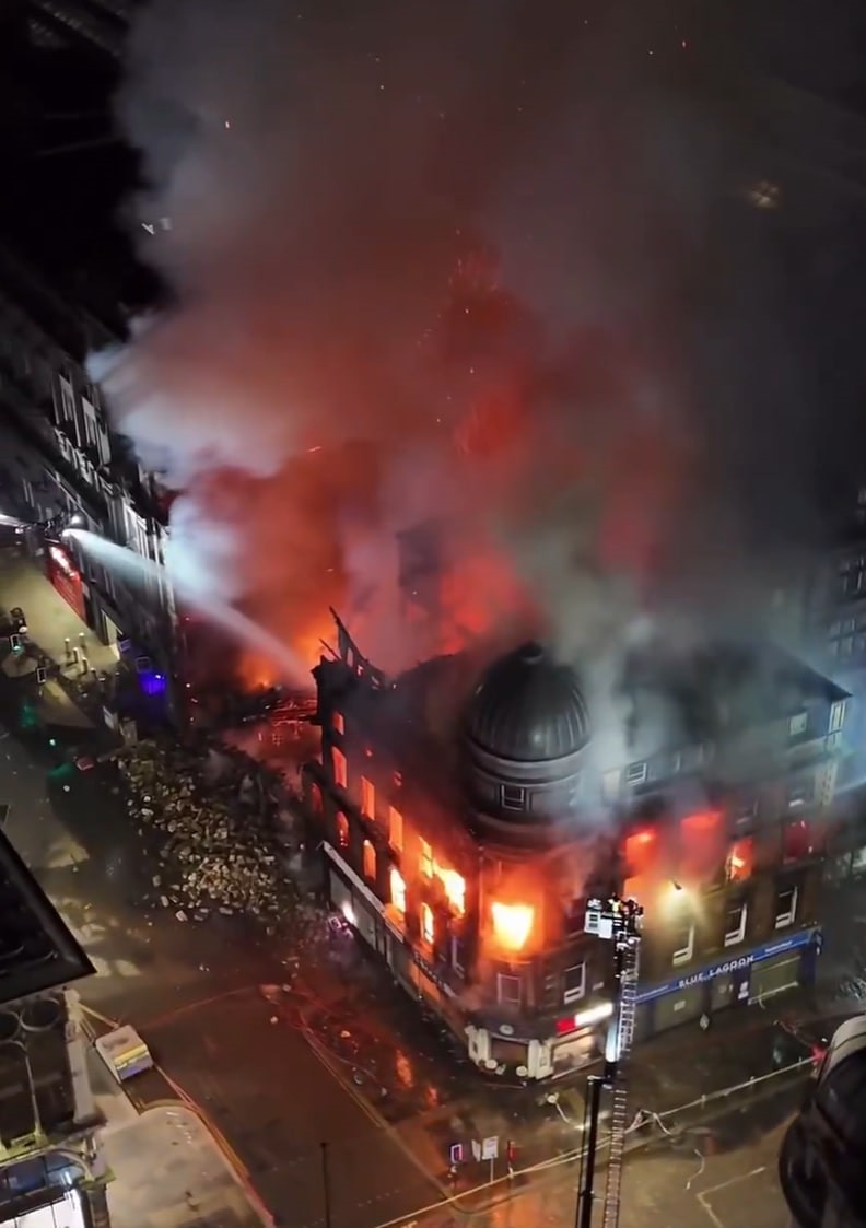 Фото для новини:У Шотландії пожежа у вейп-шопі викликала хаос на залізниці