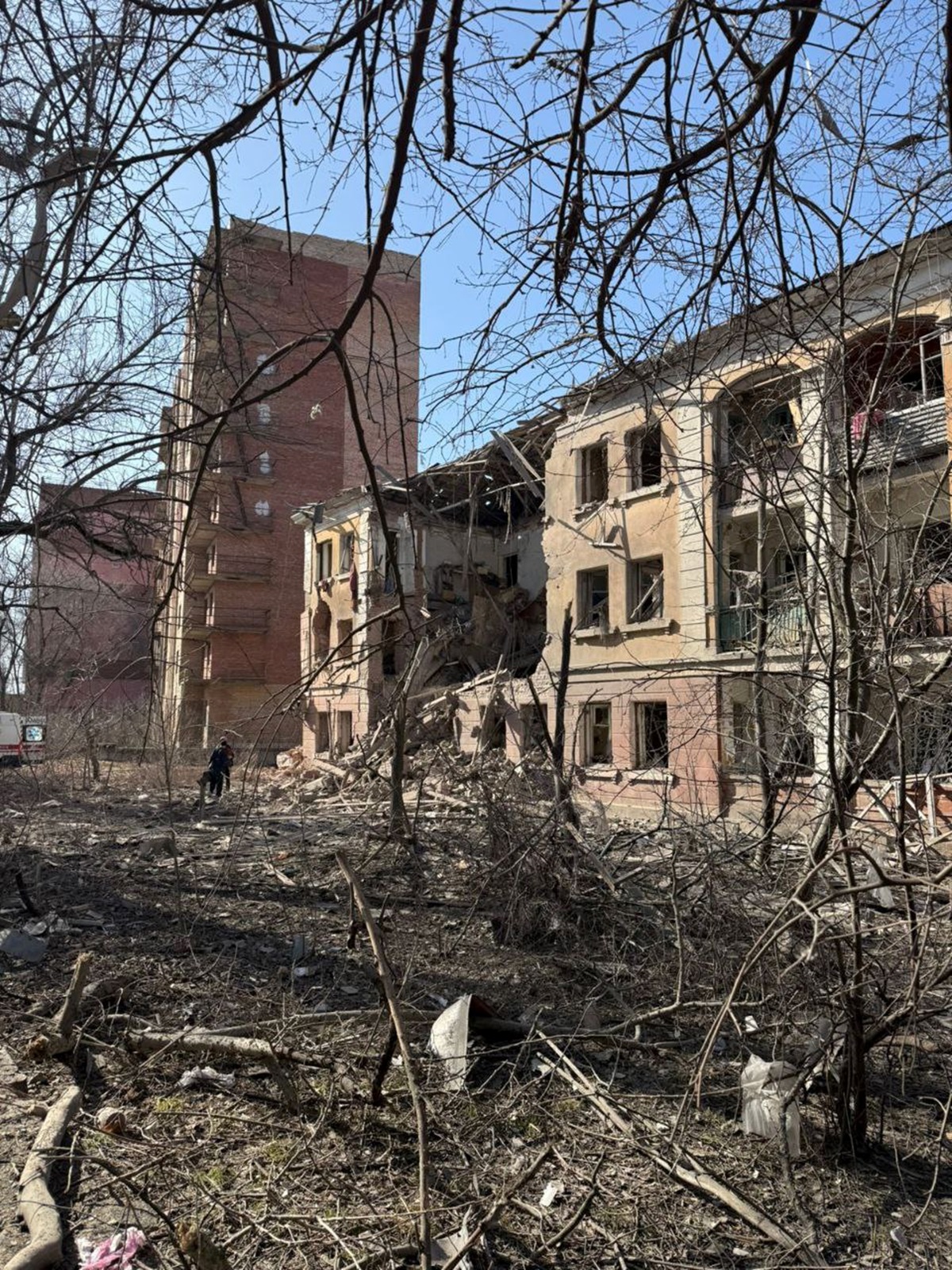 Фото для новини:У Слов'янську кількість постраждалих зросла до 20