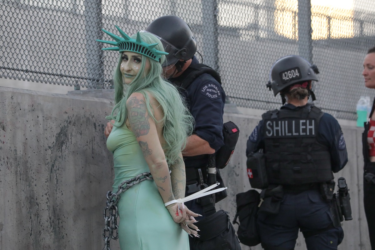 Фото для новини:У США арештували 74 учасника протестів проти Трампа