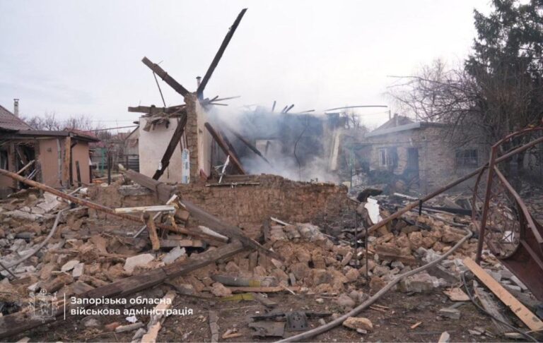 Фото для новини:У Запоріжжжі "шахед" зруйнував будинок, є загиблі