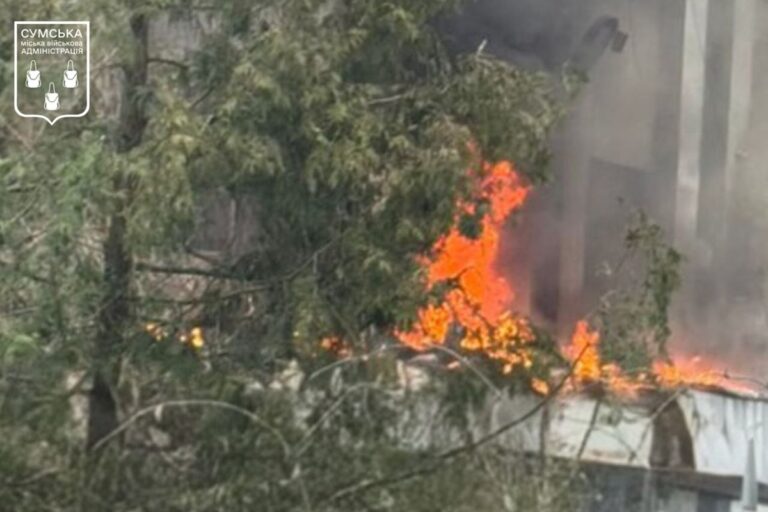 Фото для новини:Удар по будівлі ТЦК у Сумах: кількість постраждалих зросла