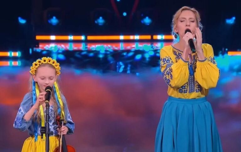 Фото для новини:Українська співачка з донькою підкорила Голос Італії