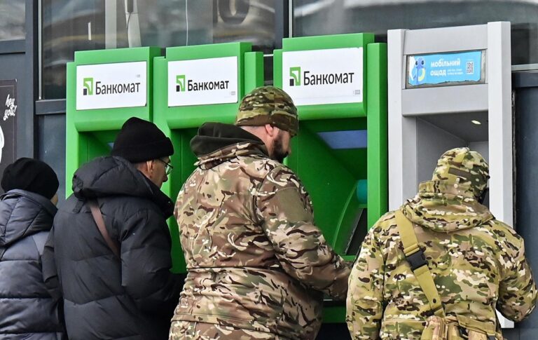 Фото для новини:Українці торік одержали $8 млрд грошових переказів