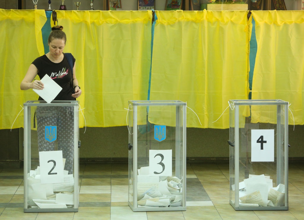 Фото для новини:Українці відповіли, чи готові взяти участь у повоєнних виборах