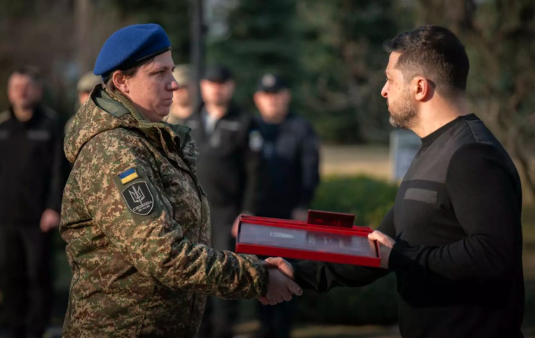 Фото для новини:Уперше в лавах Нацгвардії звання Героя України отримала жінка