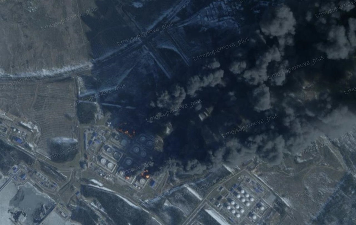 Фото для новини:Уражено стратегічний термінал і НПЗ в РФ - Генштаб