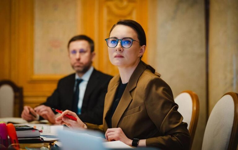 Фото для новини:Уряд взявся за стабілізацію ринку пального