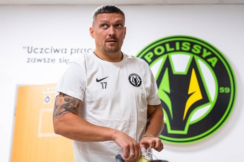 Фото для новини:Усик розкритикував суддівство у поєдинку Полісся - Динамо