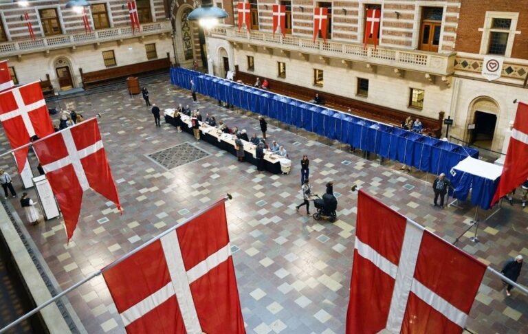 Фото для новини:В Данії проходять вибори в парламент