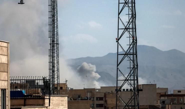 Фото для новини:В Ірані заявили про загибель 100 людей у школі через удар США та Ізраїлю