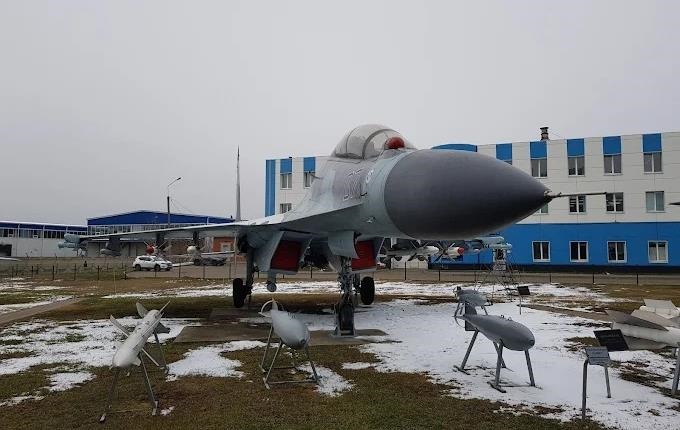 Фото для новини:В Іркутську обвалилася естакада на авіаційному заводі: є потерпілі