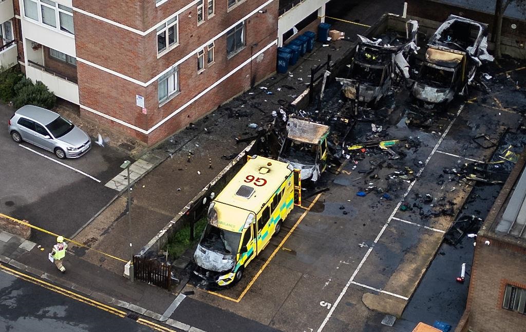 Фото для новини:В Лондоні підпалили чотири швидкі єврейської організації