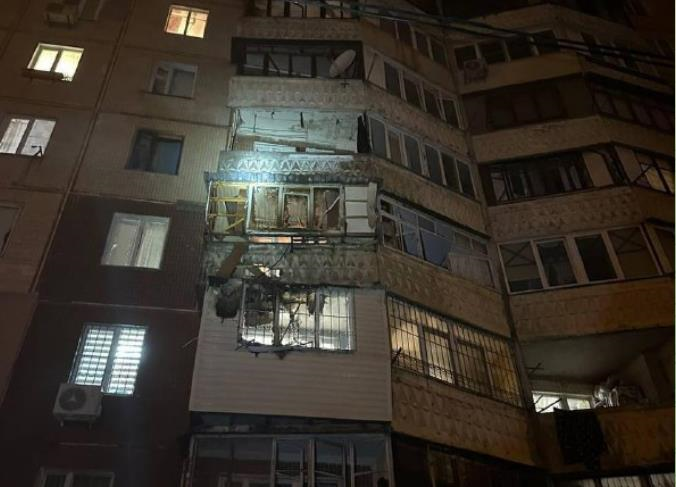 Фото для новини:В Одесі дрон влучив у багатоповерхівку, є постраждалий