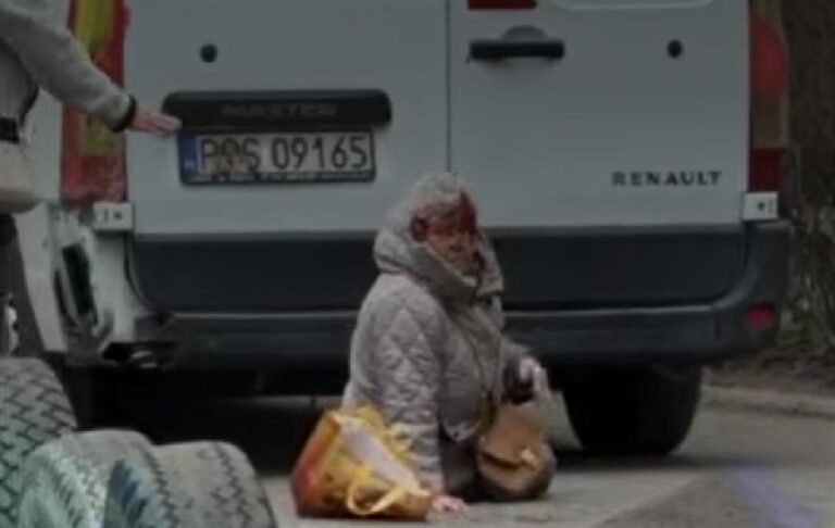 Фото для новини:В Одесі мікроавтобус ТЦК під час мобілізації збив пенсіонерку