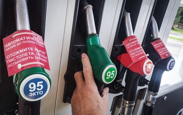 Фото для новини:В окупованому Криму зник бензин А-95