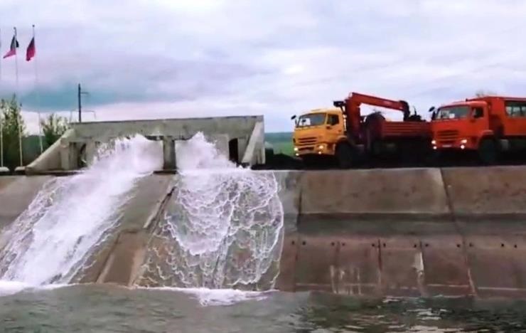Фото для новини:В Росії під час будівництва каналу на Донбас украли 530 млн рублів