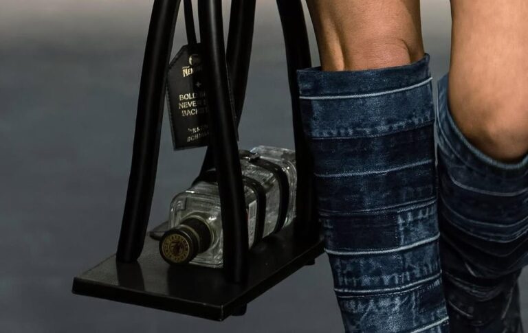 Фото для новини:В Україні випустили сумку-тримач для алкоголю