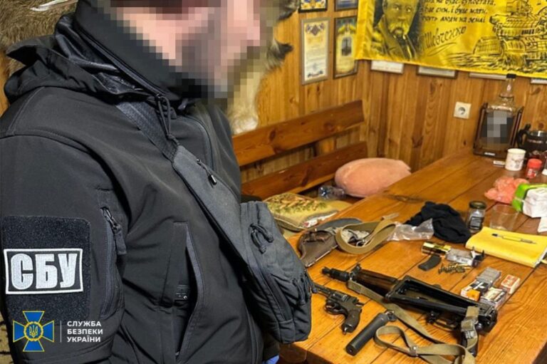 Фото для новини:В Україні затримано торговців зброєю