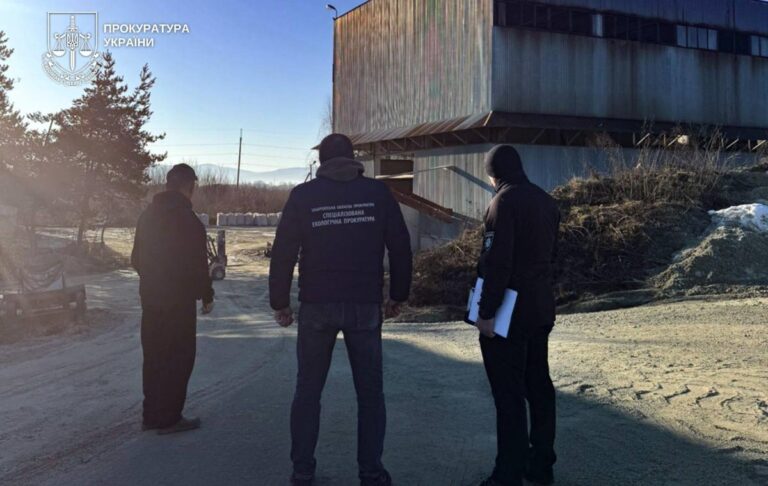 Фото для новини:В Україні зупинили незаконний видобуток на унікальному родовищі